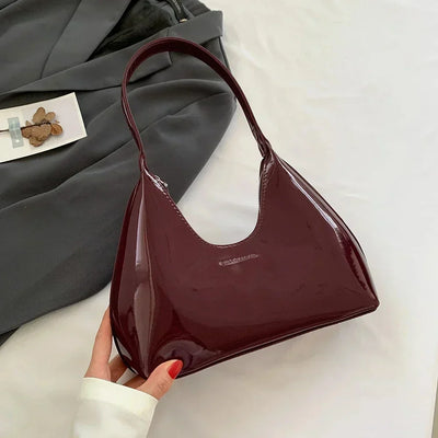 Vera™ – Elegancka bordowa torebka na ramię z lakierowanym wykończeniem