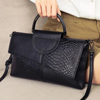 Celine™ - Elegancka czarna torebka o skórzanym wykończeniu